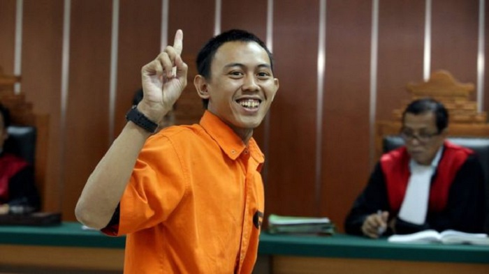Jakarta attacks: IS bombmaker smiles after 10-year sentence